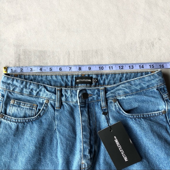 PrettyLittleThing ~ Baggy Boyfriend Longline Short ~ Women’s Size 32 Waist - Picture 9 of 13